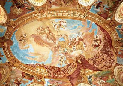 Freske an der Deckenwölbung des Ahnensaales – die Erhebung derer von Althann zu Gott