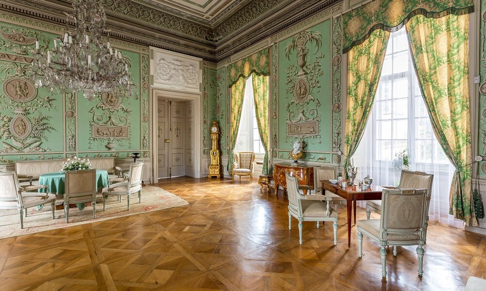 Společenský salón