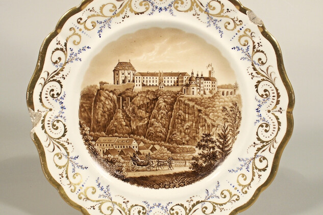 Talerz deserowy z nadrukowanym widokiem pałacu